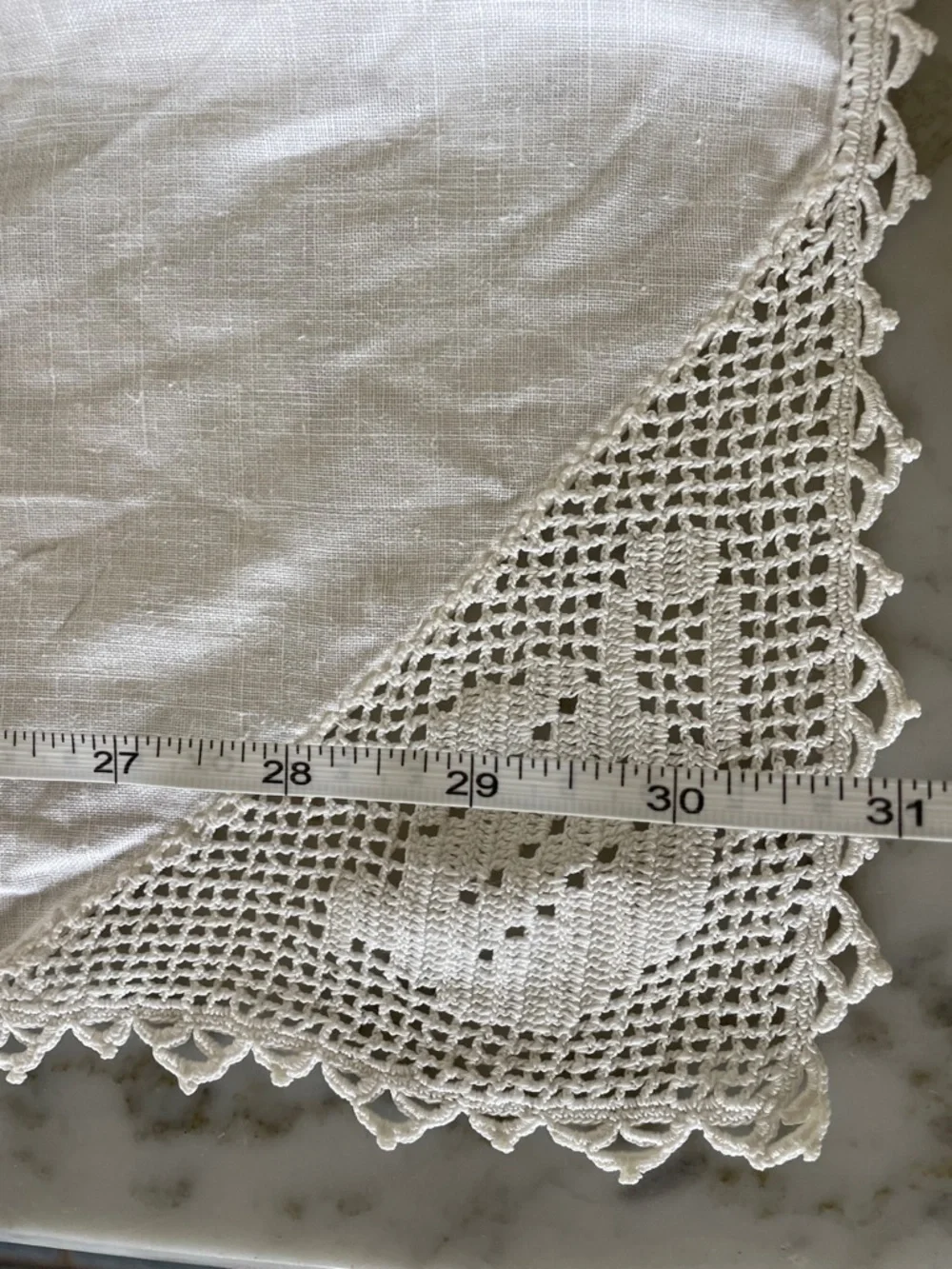 VINTAGE White Tea Pot Crocheted Edge Square Tablecloth @ 31”x 31”